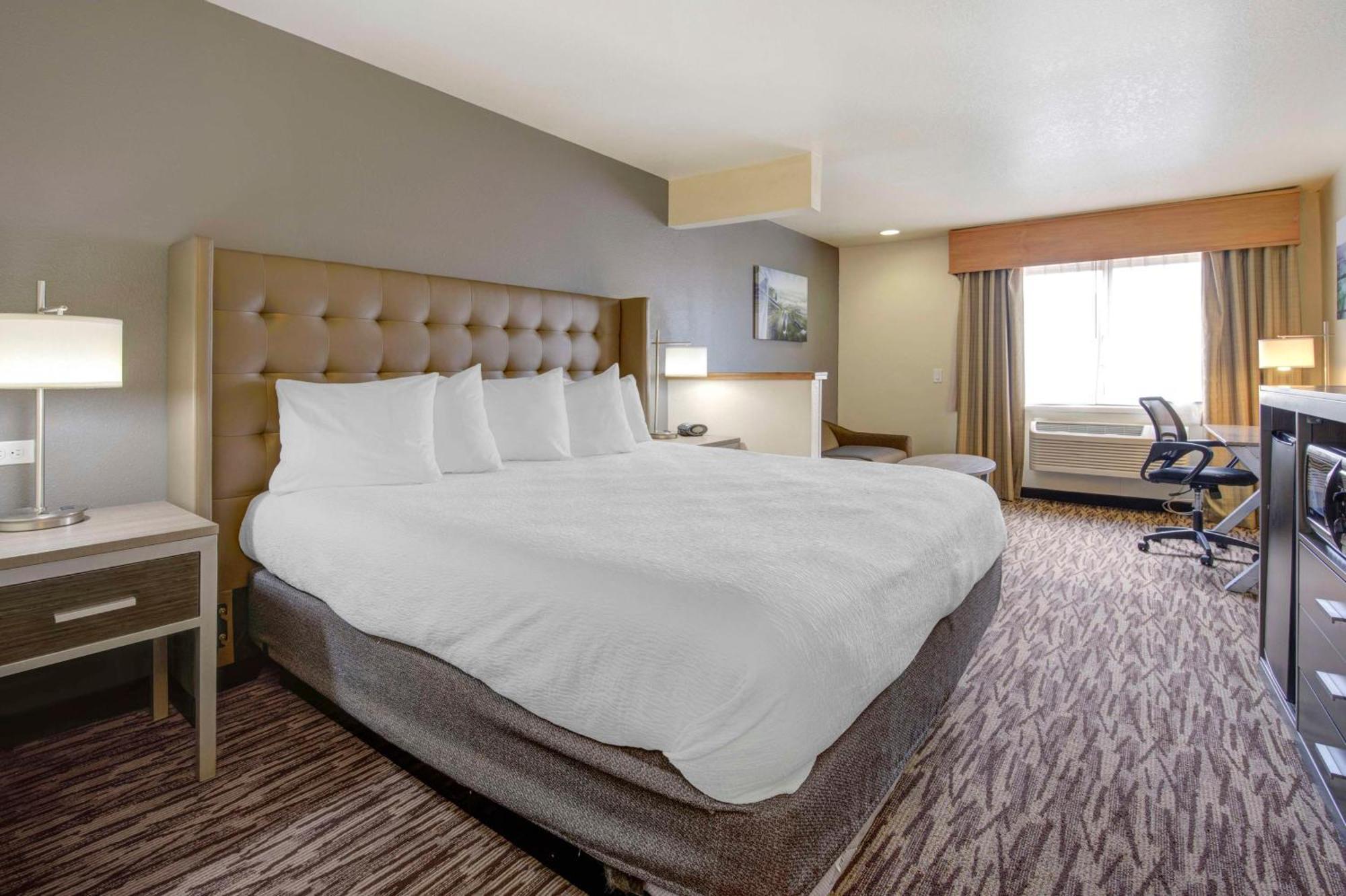 Best Western Plus Peppertree Airport Inn Airway Heights Dış mekan fotoğraf